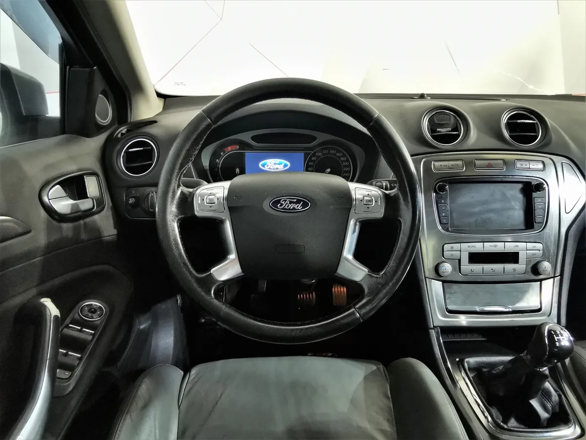 Ford Mondeo 2.0 MT (145 л.с.) Серый в АВИЛОН. Слайд №18
