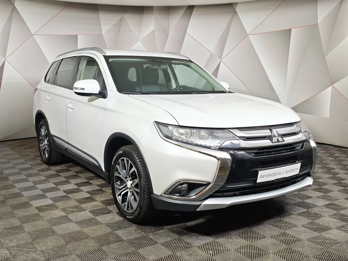 Mitsubishi Outlander 2.0 CVT 4WD (146 л.с.) Instyle E29 Белый в АВИЛОН. Слайд №3