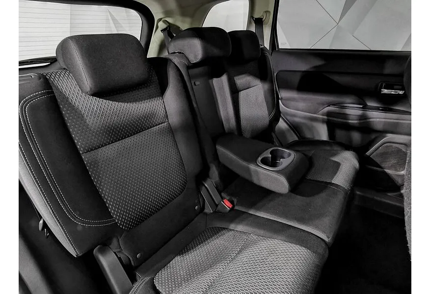 Mitsubishi Outlander 2.0 CVT 4WD (146 л.с.) Instyle E29 Коричневый в АВИЛОН. Слайд №14