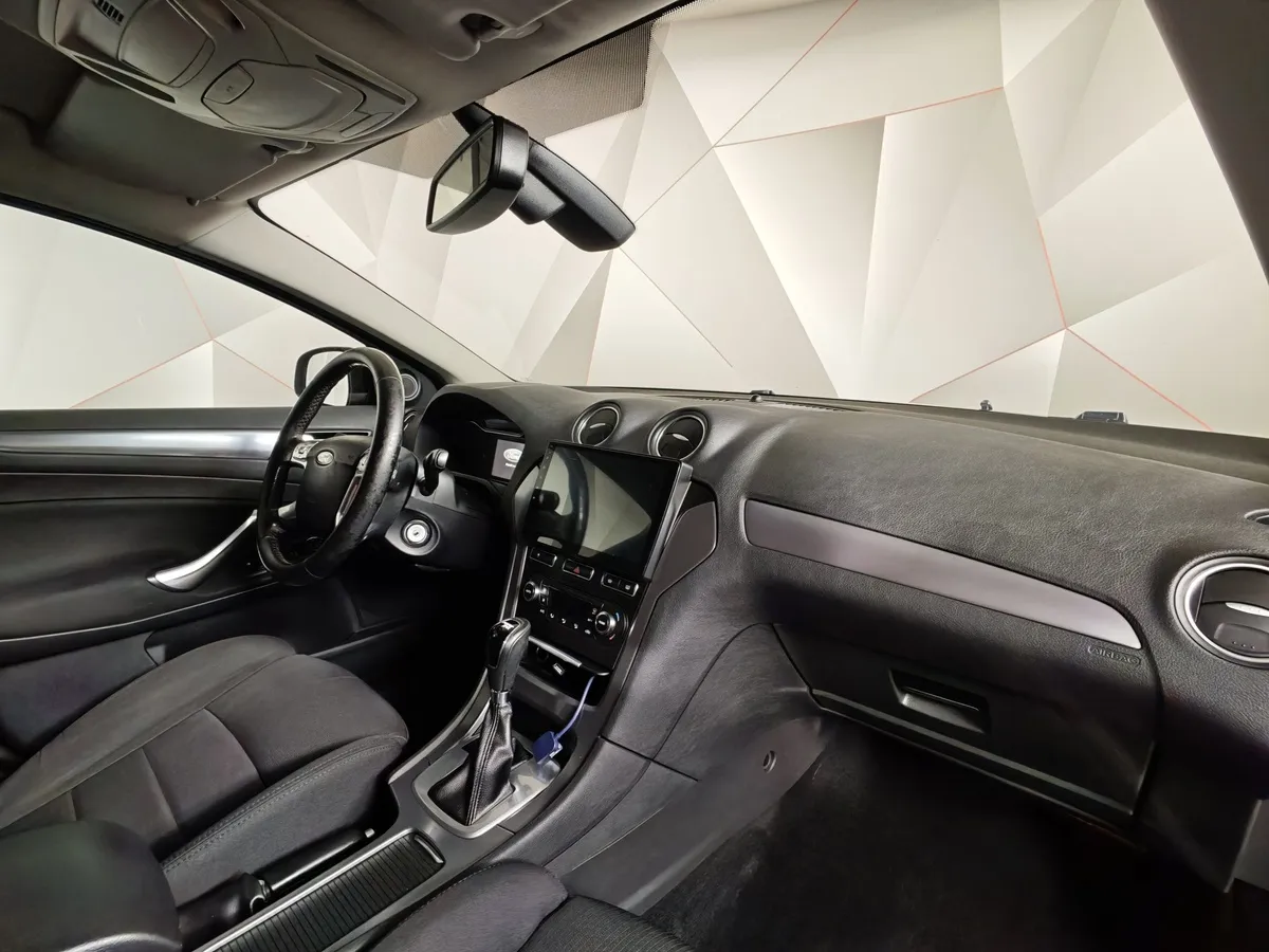 Ford Mondeo 2.0 EcoBoost PowerShift (200 л.с.) Titanium Черный в АВИЛОН. Слайд №12