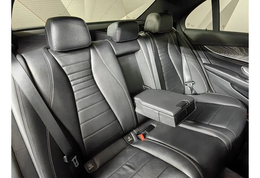 Mercedes-Benz E-Класс E 350 4MATIC 9G-TRONIC (299 л.с.) Черный в АВИЛОН. Слайд №17
