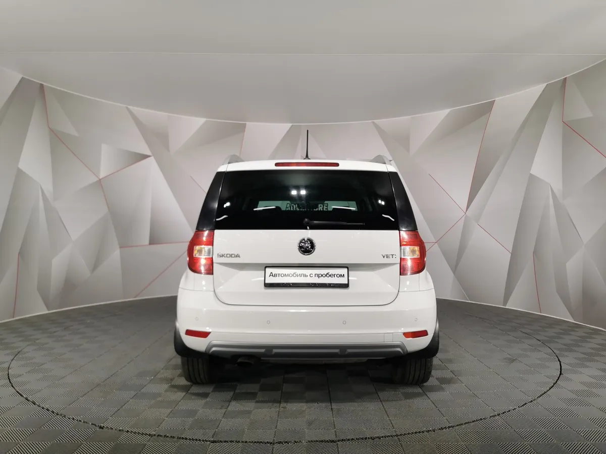 Skoda Yeti 1.6 AT (110 л.с.) Белый в АВИЛОН. Слайд №8