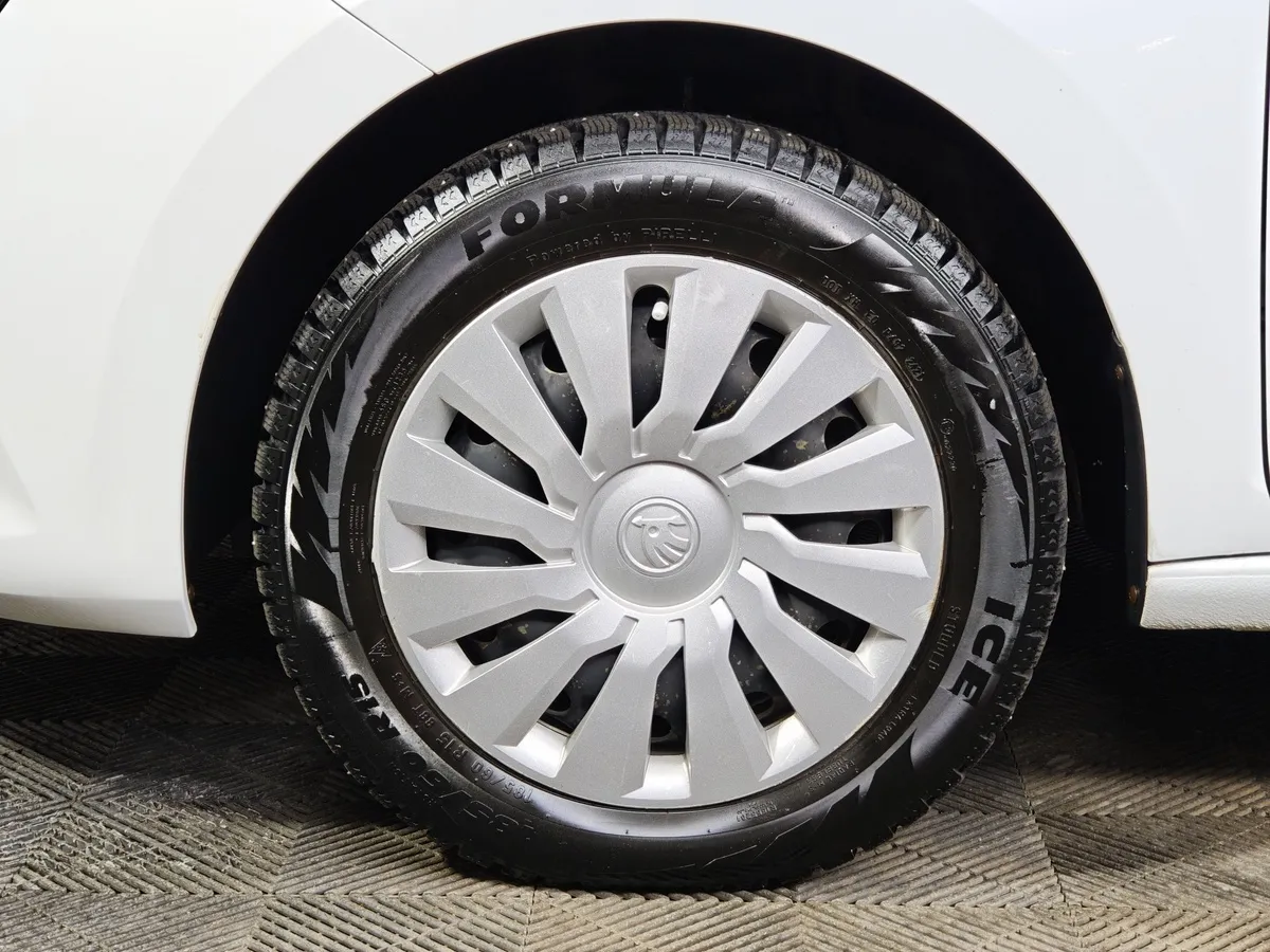 Skoda Rapid 1.6 AT (110 л.с.) Белый в АВИЛОН. Слайд №9