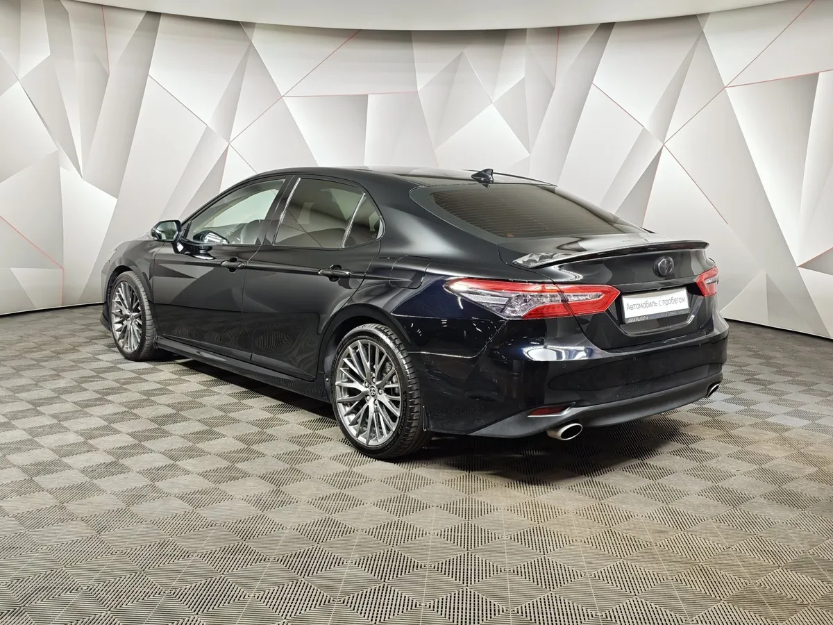 Toyota Camry 3.5 AT (249 л.с.) Черный в АВИЛОН. Слайд №4