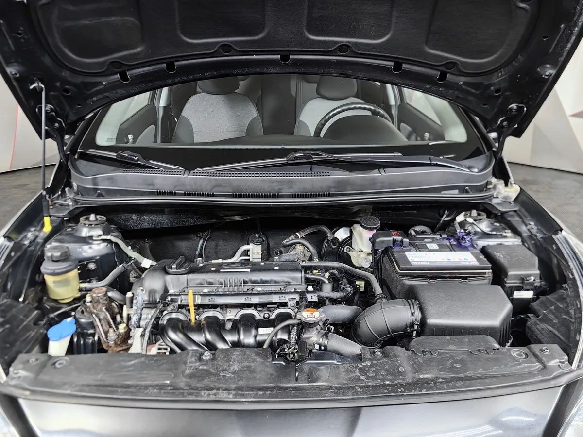 Hyundai Solaris 1.6 MT (123 л.с.) Optima Черный в АВИЛОН. Слайд №11