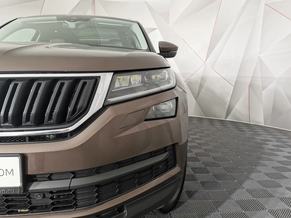 Skoda Kodiaq 2.0 TSI DSG 4X4 (180 л.с.) Коричневый в АВИЛОН. Слайд №10