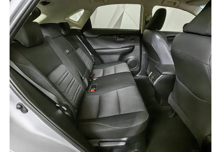 Lexus NX 200 CVT AWD (150 л.с.) Comfort Серебристый в АВИЛОН. Слайд №15