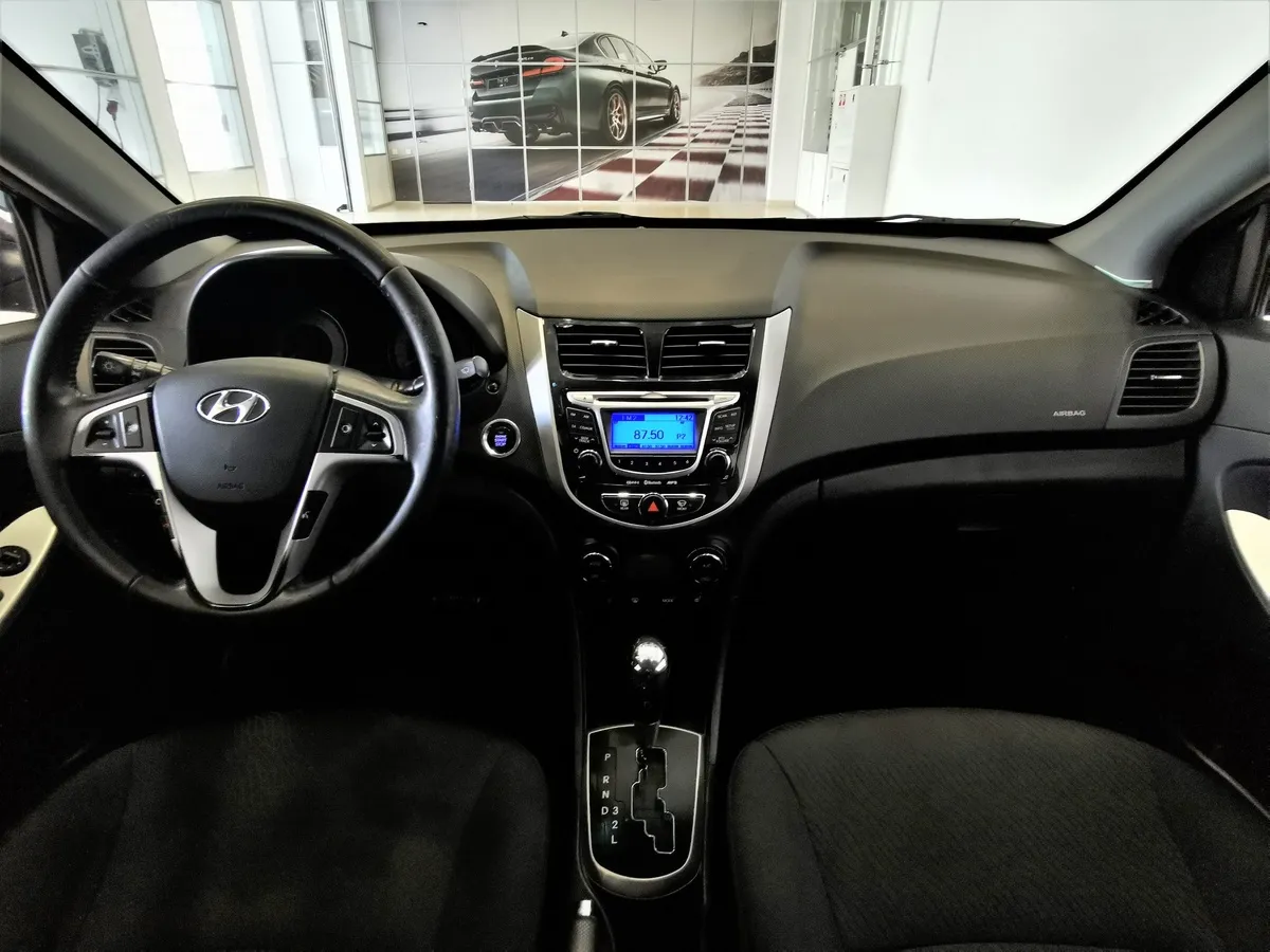Hyundai Solaris 1.6 AT (123 л.с.) Elegance + Prestige + Safety Фиолетовый в АВИЛОН. Слайд №13