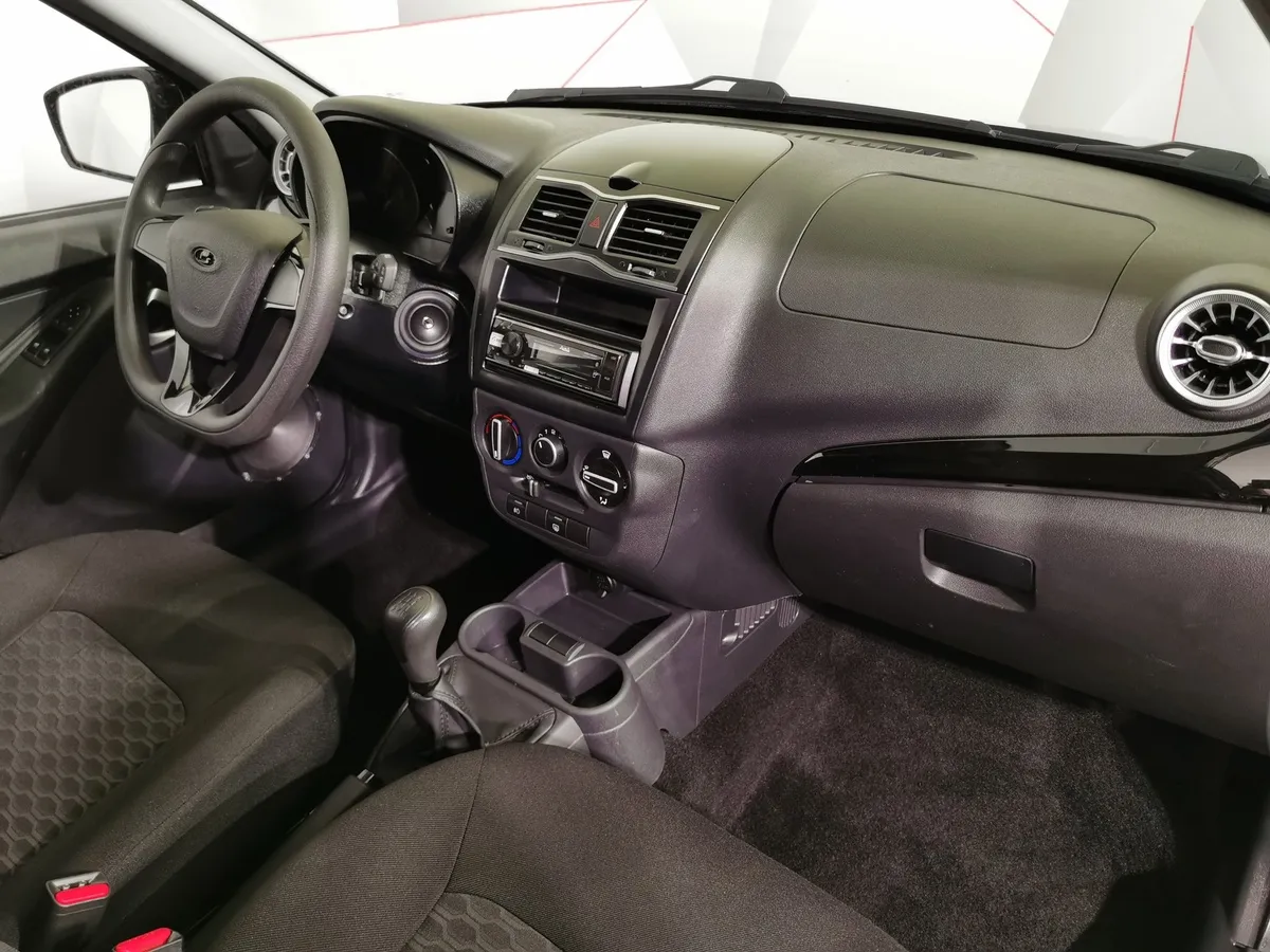 ВАЗ (Lada) Granta 1.6 MT 8кл (87 л.с.) Черный в АВИЛОН. Слайд №12