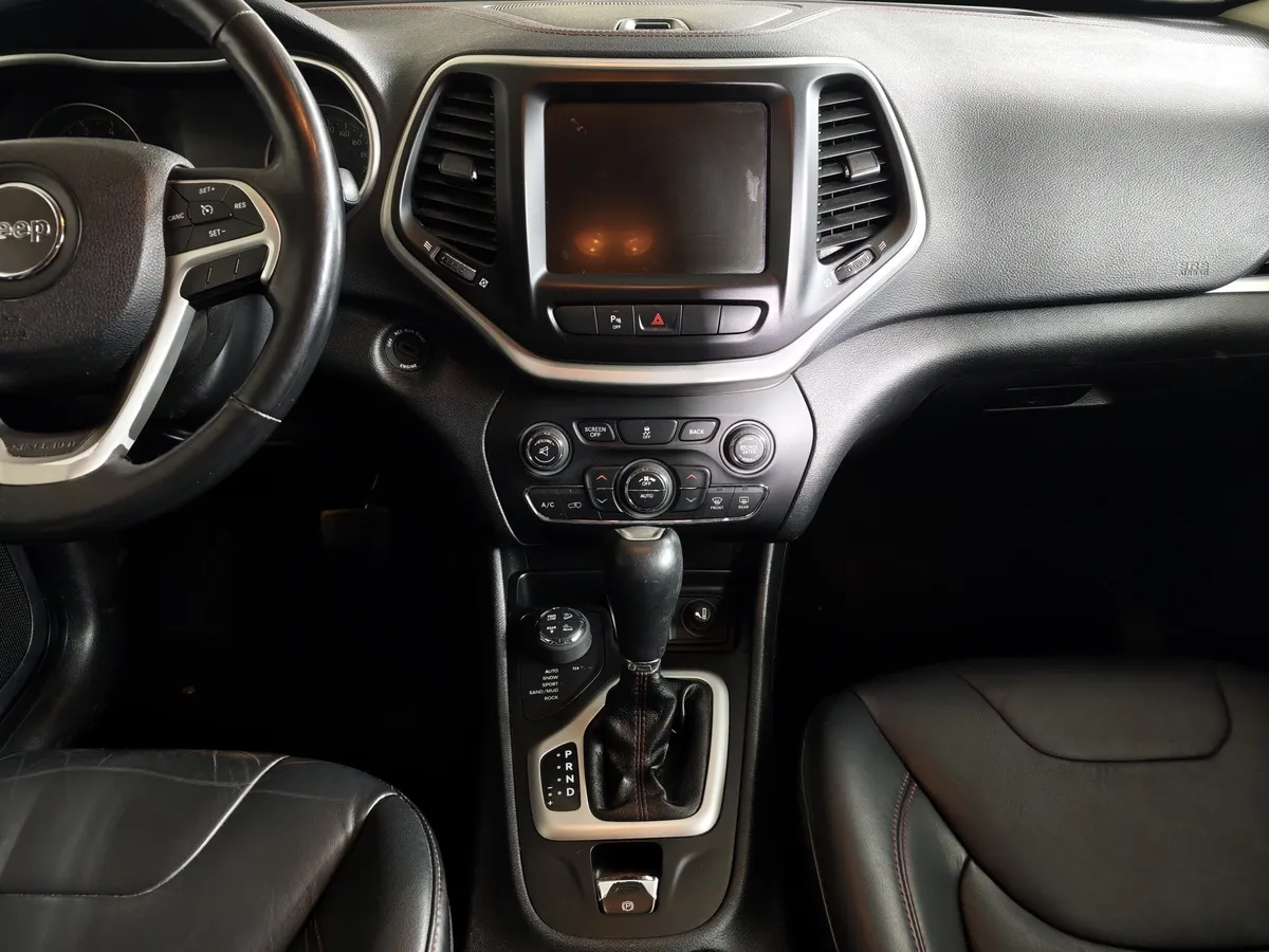 Jeep Cherokee 2.4 Tigershark Multiair AT AWD (177 л.с.) Sport Зеленый в АВИЛОН. Слайд №14