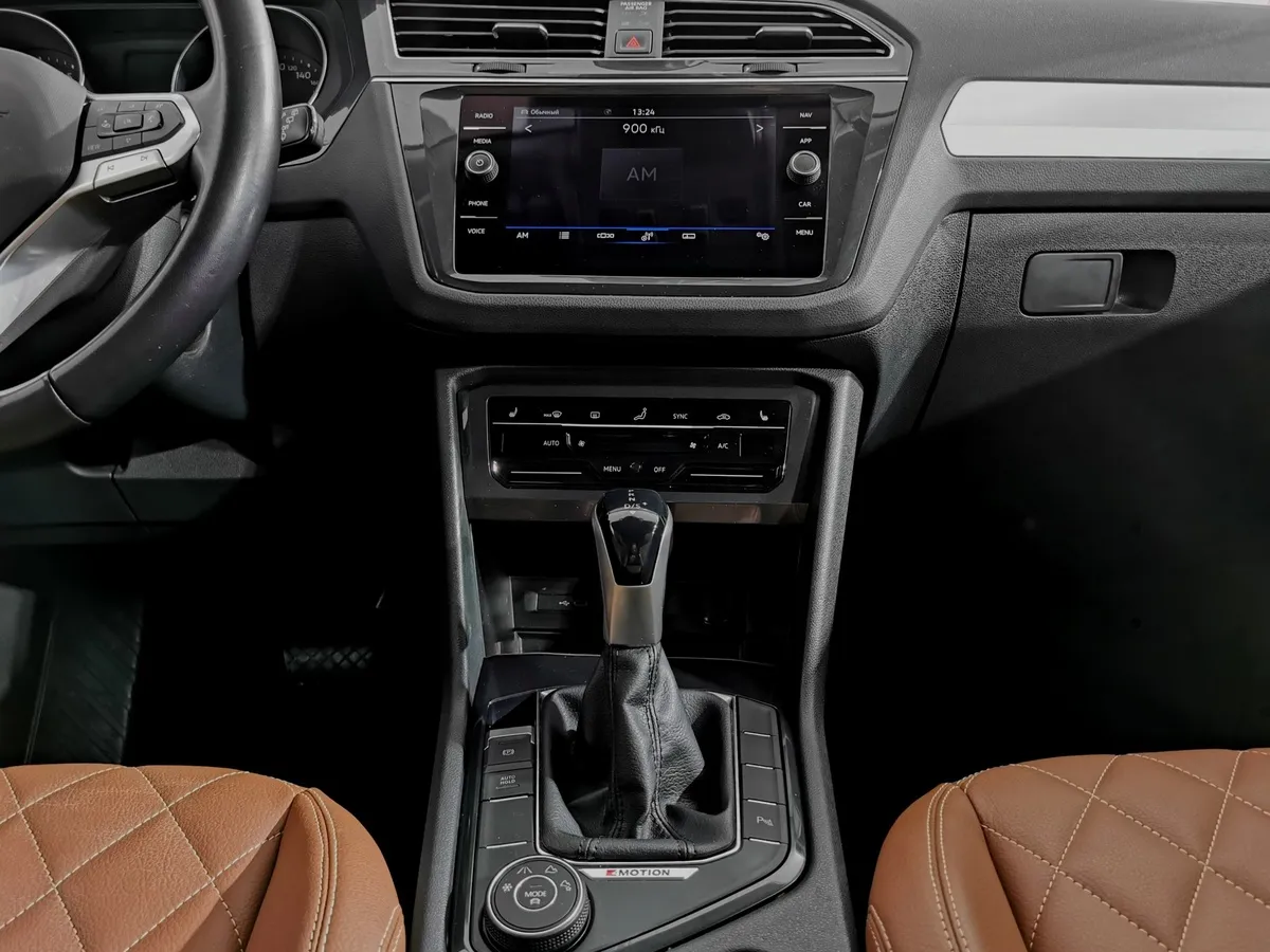 Volkswagen Tiguan 2.0 TSI 4Motion AT (180 л.с.) Status Коричневый в АВИЛОН. Слайд №15