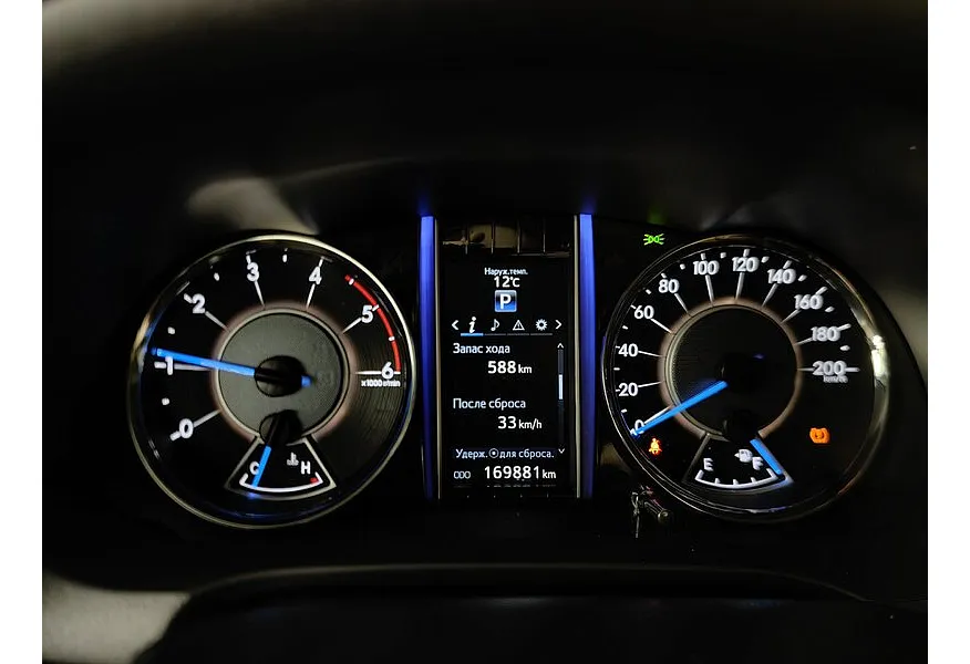 Toyota Fortuner 2.8 TD AT 4WD (177 л.с.) Комфорт Коричневый в АВИЛОН. Слайд №17