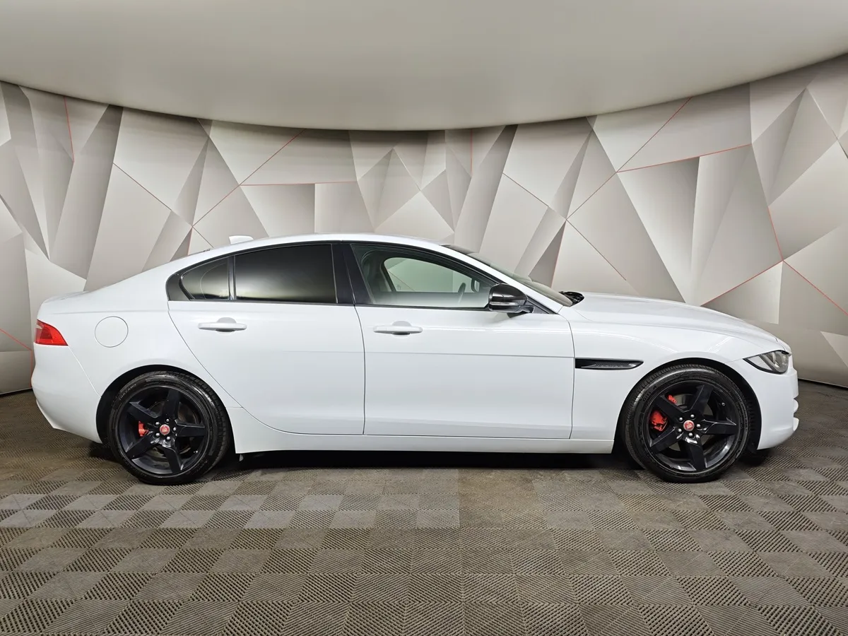 Jaguar XE 2.0 D AT (180 л.с.) Prestige Белый в АВИЛОН. Слайд №6