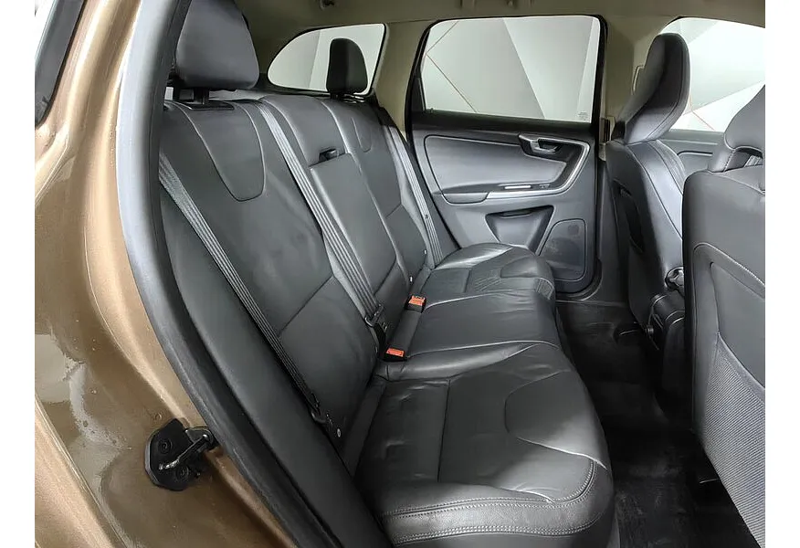 Volvo XC60 2.4 D Geartronic AWD (163 л.с.) Коричневый в АВИЛОН. Слайд №15