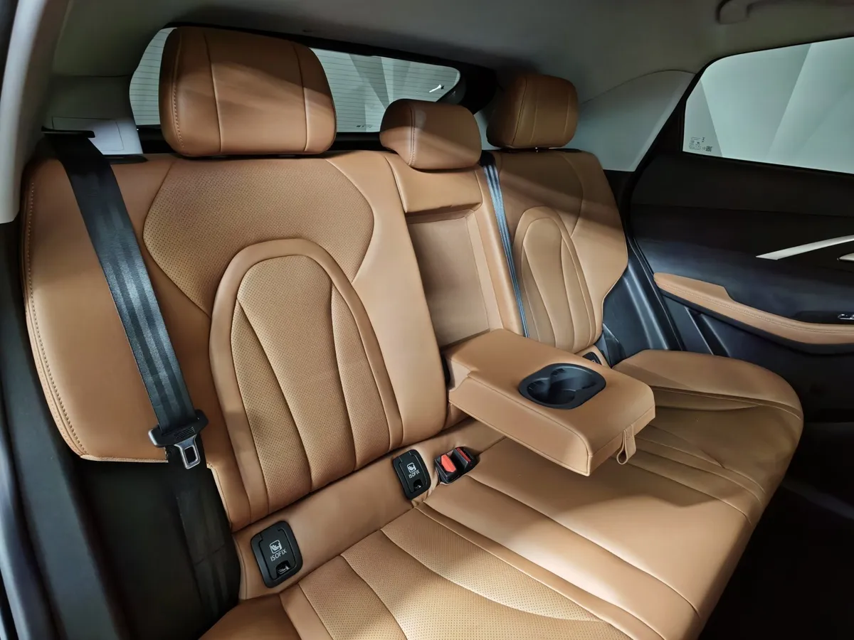 Omoda C5 1.6T DCT 4WD (150 л.с.) Supreme Черный в АВИЛОН. Слайд №17