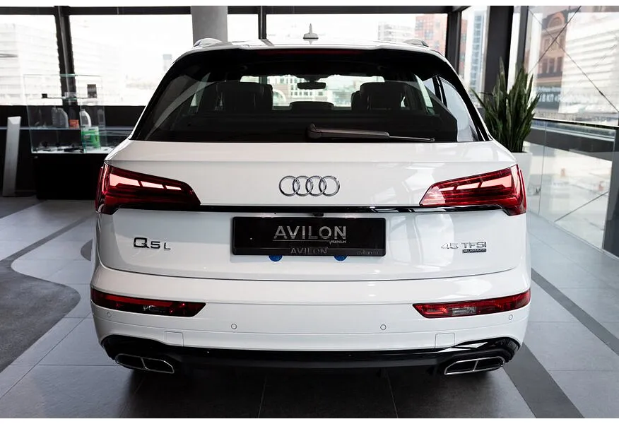 Audi Q5 L 2.0 TFSI S tronic quattro (245 л.с.) Luxury Dynamic Белый в АВИЛОН. Слайд №5