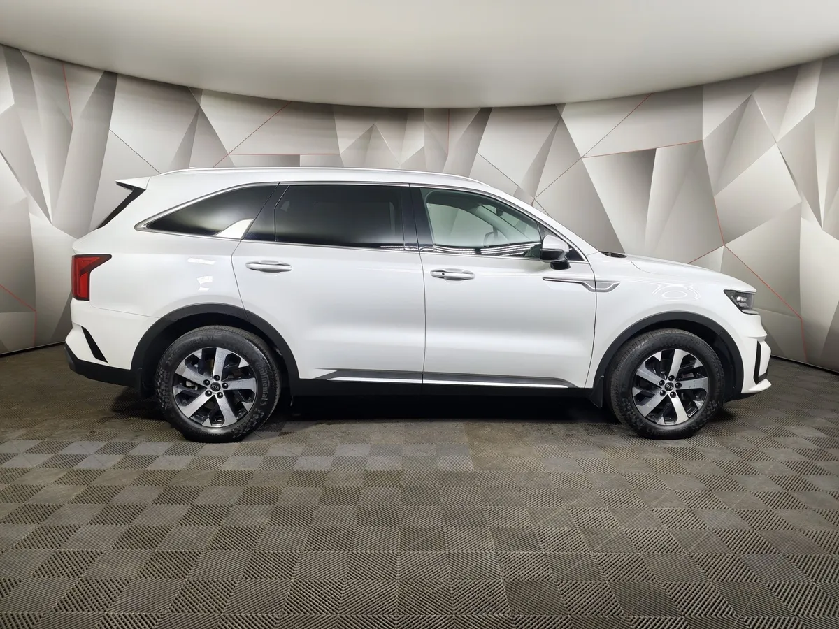 Kia Sorento 2.5 MPI 4WD AT (180 л.с.) Comfort Белый в АВИЛОН. Слайд №6