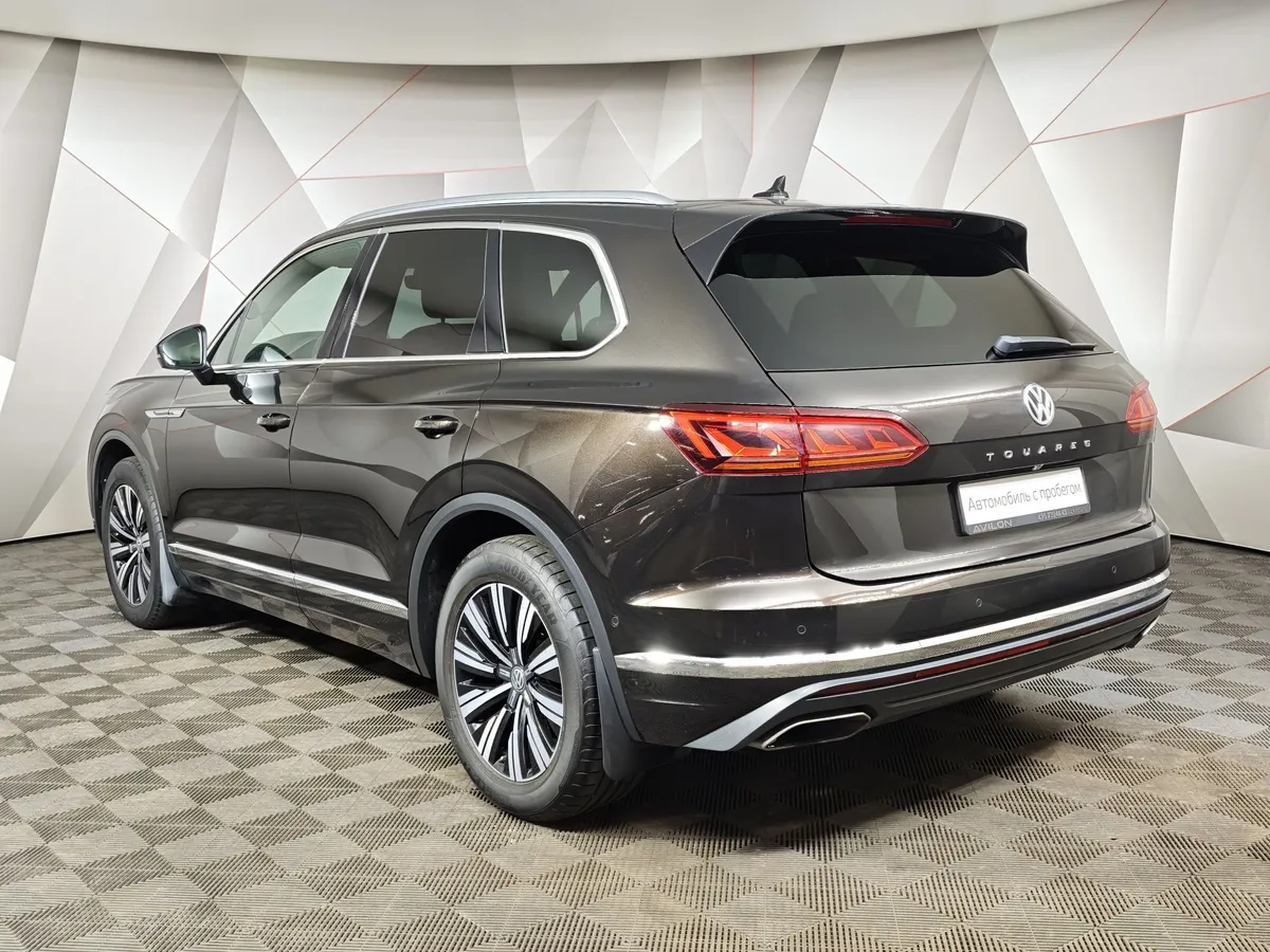 Volkswagen Touareg 2.0 TSI Tiptronic 4Motion (249 л.с.) Exclusive Коричневый в АВИЛОН. Слайд №4