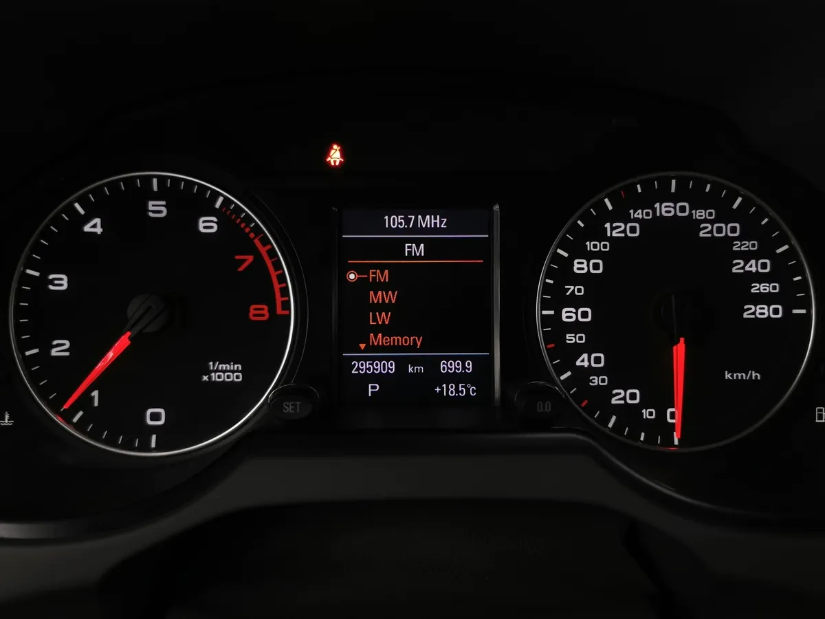 Audi Q5 2.0 TFSI tiptronic quattro (211 л.с.) Коричневый в АВИЛОН. Слайд №17
