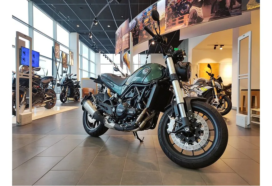 АВИЛОН - Benelli Leoncino 500 500 см³ (47 л.с.) 500 Зеленый - slide 1