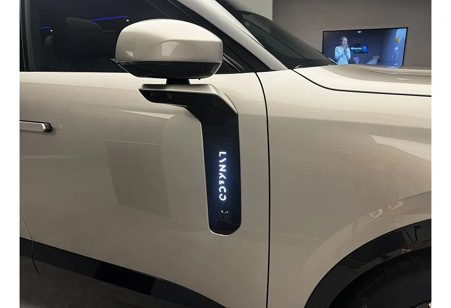 Lynk & Co 900 2.0 AT 4WD (884 л.с.) Ultra Белый в АВИЛОН. Слайд №7