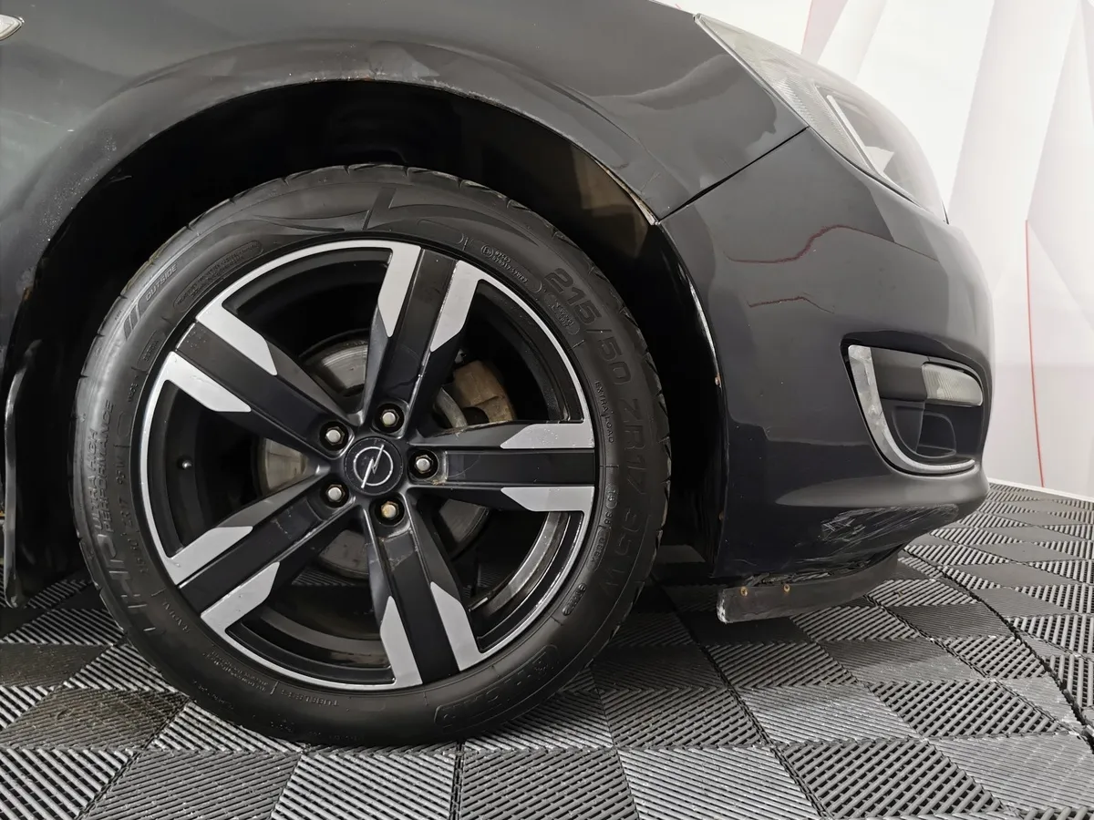 Opel Astra 1.4 Turbo AT (140 л.с.) Черный в АВИЛОН. Слайд №8