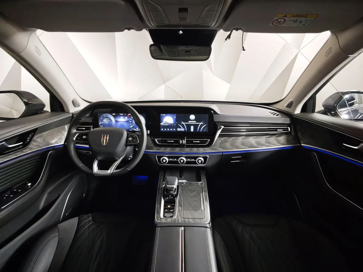 Hongqi HS5 2.0T AT 4WD (245 л.с.) Делюкс Коричневый в АВИЛОН. Слайд №14