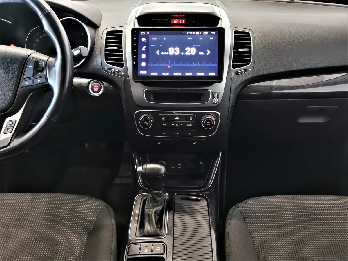 Kia Sorento 2.4 AT 4WD (175 л.с.) Comfort Белый в АВИЛОН. Слайд №13