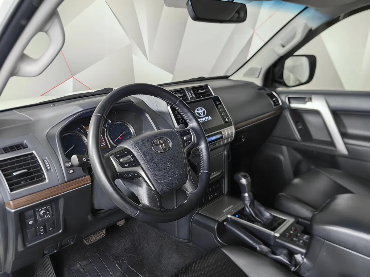Toyota Land Cruiser Prado 2.8D AT AWD (200 л.с.) Black Vision в АВИЛОН. Слайд №19