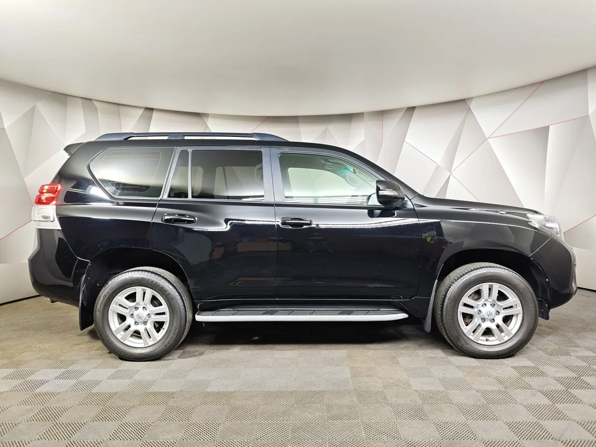Toyota Land Cruiser Prado 4.0 AT 4WD (282 л.с.) Стандарт Черный в АВИЛОН. Слайд №6