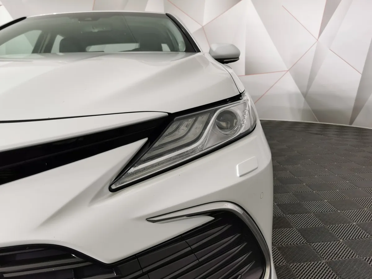 Toyota Camry 3.5 AT (249 л.с.) Белый в АВИЛОН. Слайд №10