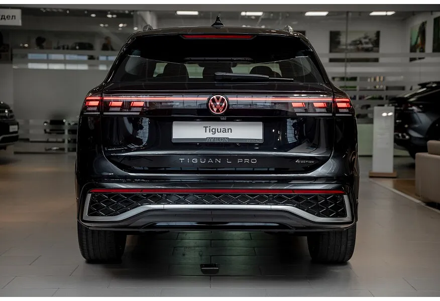 АВИЛОН - Volkswagen Tiguan 380 TSI 2.0 DSG 4WD (220 л.с.) R-Line Черный - slide 2