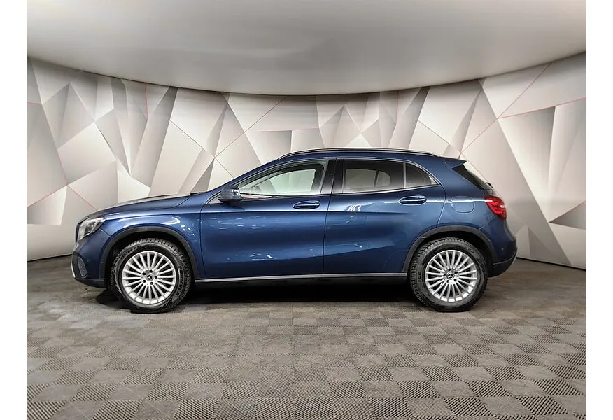 Mercedes-Benz GLA 200 7G-DCT (150 л.с.) Особая серия Синий в АВИЛОН. Слайд №5