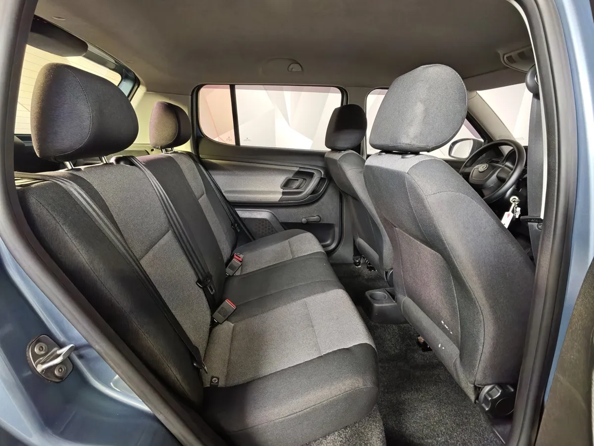 Skoda Fabia 1.2 MT (70 л.с.) Голубой в АВИЛОН. Слайд №16