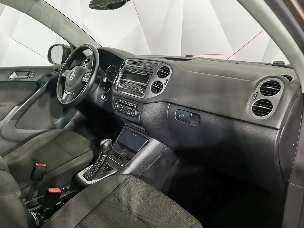 Volkswagen Tiguan 2.0 TSI 4Motion AT (170 л.с.) Track & Field Коричневый в АВИЛОН. Слайд №12