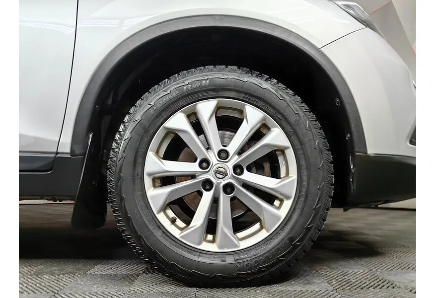 Nissan X-Trail 2.0 CVT (144 л.с.) Серебристый в АВИЛОН. Слайд №9