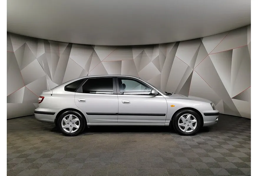 Hyundai Elantra 1.6 MT (105 л.с.) Серебристый в АВИЛОН. Слайд №6