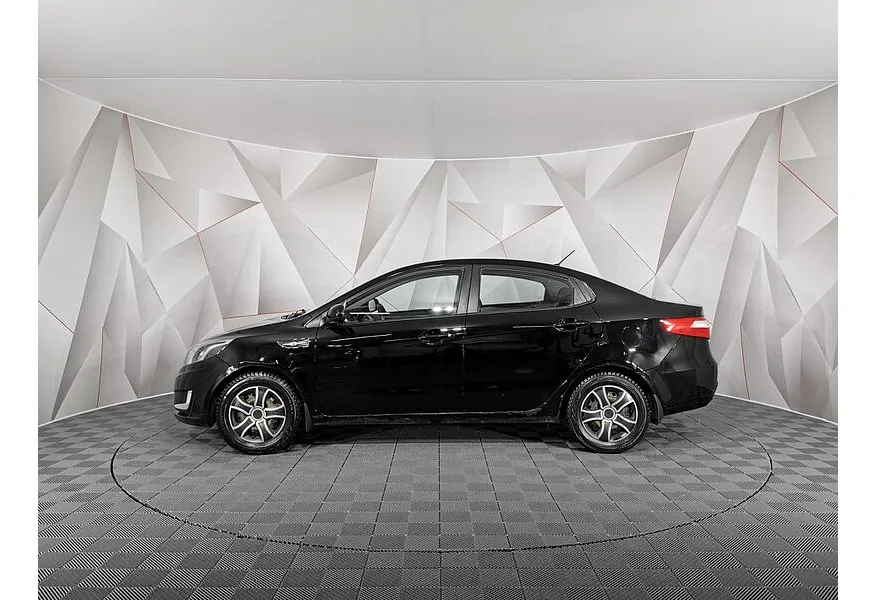 Kia Rio 1.6 MT (123 л.с.) Черный в АВИЛОН. Слайд №5