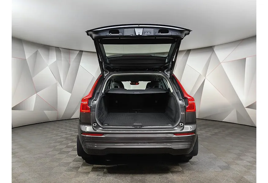 Volvo XC60 2.0 B5 mild hybrid AT AWD (249 л.с.) Momentum Серый в АВИЛОН. Слайд №12