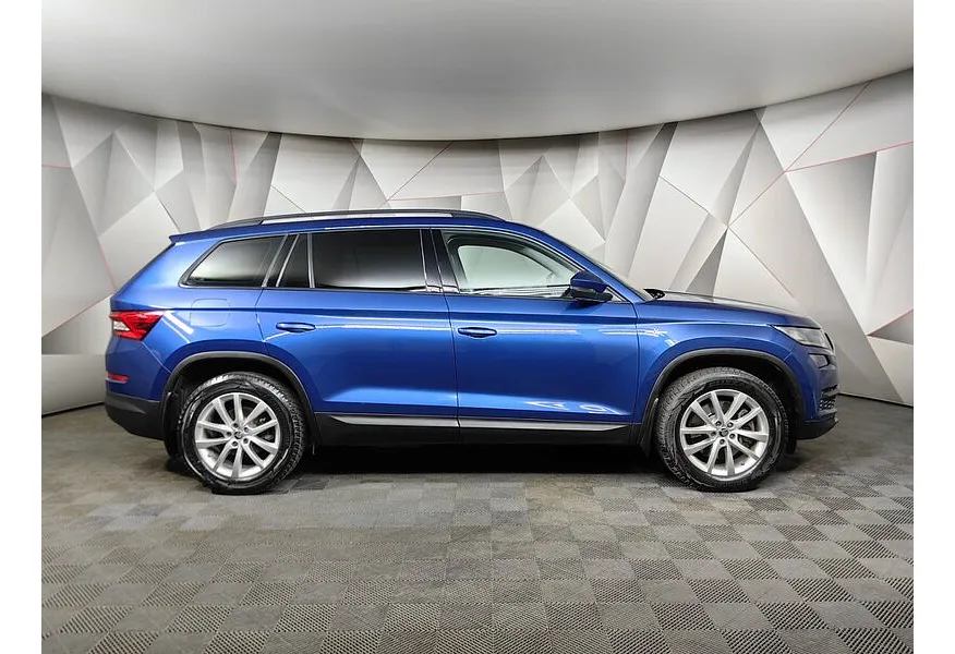 Skoda Kodiaq 2.0 TSI DSG 4X4 (180 л.с.) Синий в АВИЛОН. Слайд №6