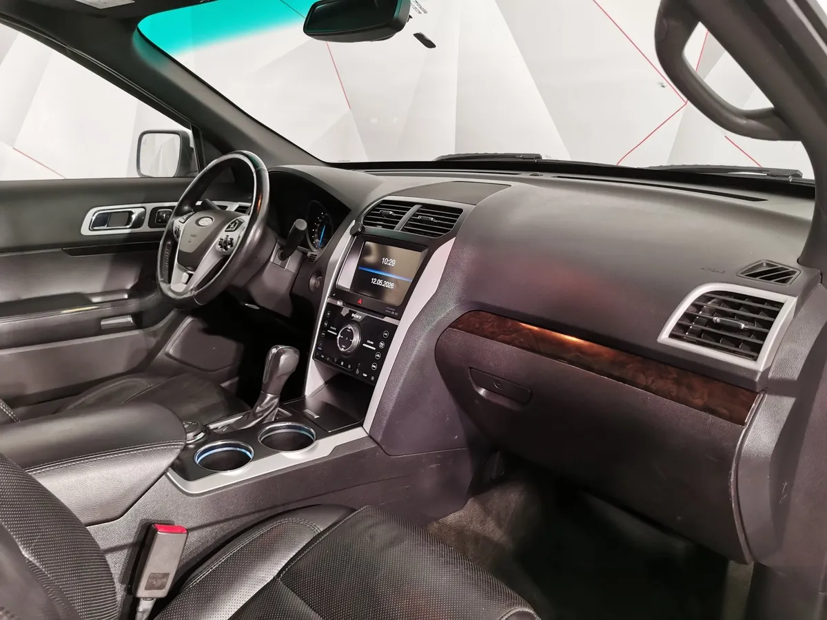 Ford Explorer 3.5 SelectShift 4WD (294 л.с.) Белый в АВИЛОН. Слайд №12