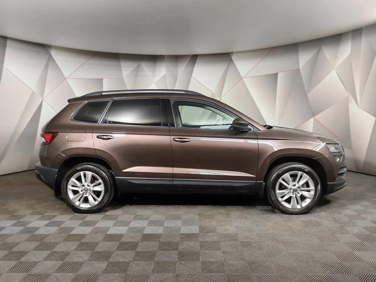 Skoda Karoq 1.4 AT FWD (150 л.с.) Ambition Коричневый в АВИЛОН. Слайд №6