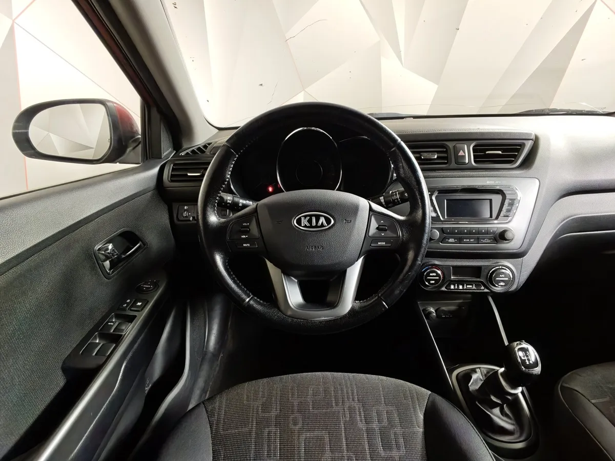 Kia Rio 1.6 MT (123 л.с.) Красный в АВИЛОН. Слайд №18