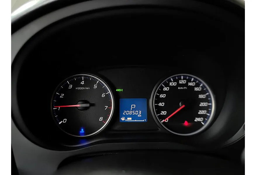 Mitsubishi Outlander 2.0 CVT 4WD (146 л.с.) Белый в АВИЛОН. Слайд №17