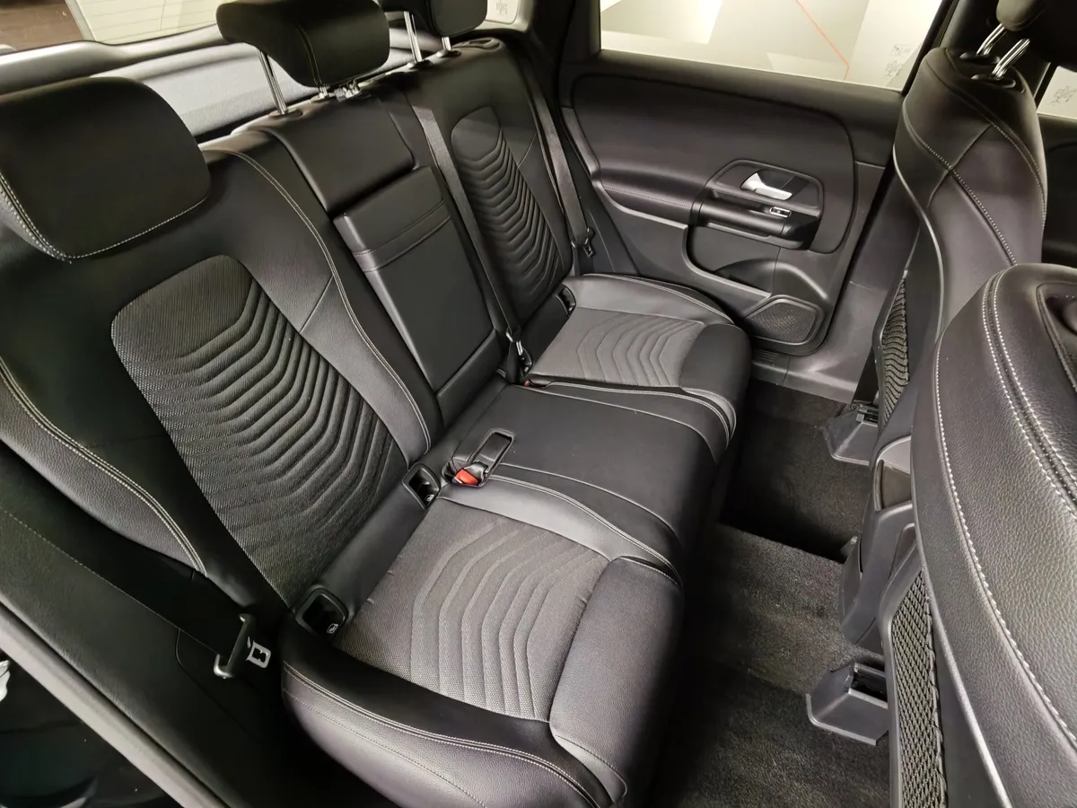 Mercedes-Benz B-Класс B 180 7G-DCT (136 л.с.) Style Черный в АВИЛОН. Слайд №17