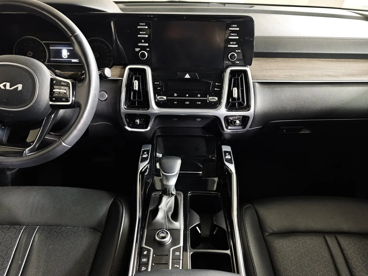 Kia Sorento 2.5 MPI 4WD AT (180 л.с.) Comfort Серый в АВИЛОН. Слайд №15