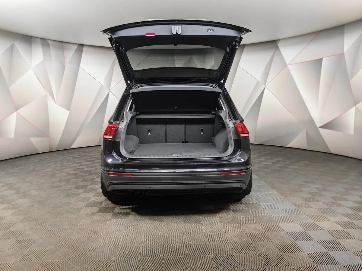 Volkswagen Tiguan 1.4 TSI BlueMotion DSG (150 л.с.) Comfortline Черный в АВИЛОН. Слайд №12