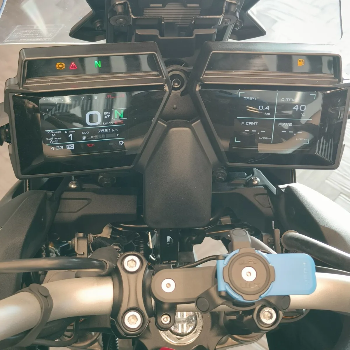 Yamaha Tracer 900 847 см³ (115 л.с.) (115) 847 Серебристый в АВИЛОН. Слайд №6