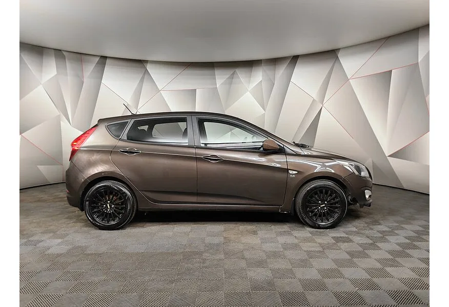 Hyundai Solaris 1.6 AT (123 л.с.) Comfort Коричневый в АВИЛОН. Слайд №6