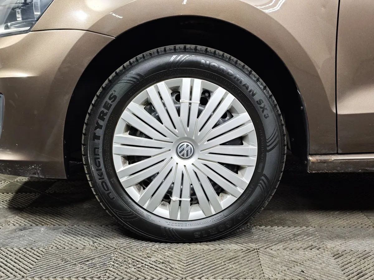 Volkswagen Polo 1.6 MT (105 л.с.) Comfortline Коричневый в АВИЛОН. Слайд №9